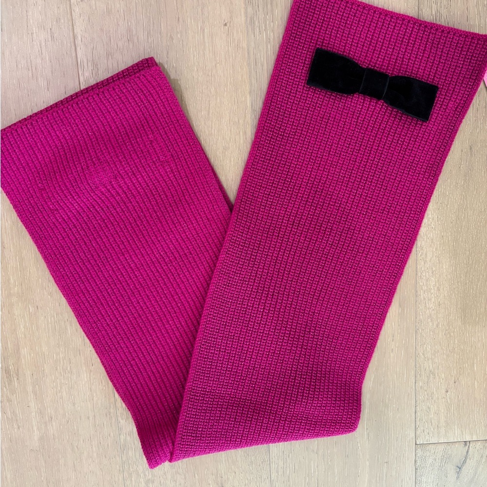 NWT Kate Spade Knit Scarf  in pink ruby with Black Bow